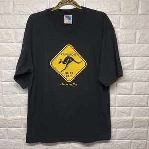 Kangaroos Crossing Road Sign Australia Graphic Destination T shirt Men Sz L -EUC